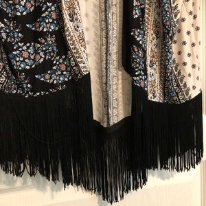 Vintage Style Floral Fringed Kimono